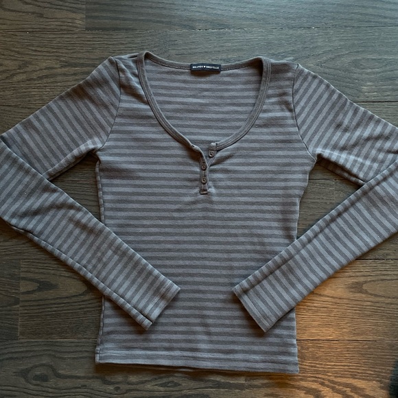 Brandy Melville Tops Brandy Melville Long Sleeve Zelly Top Poshmark